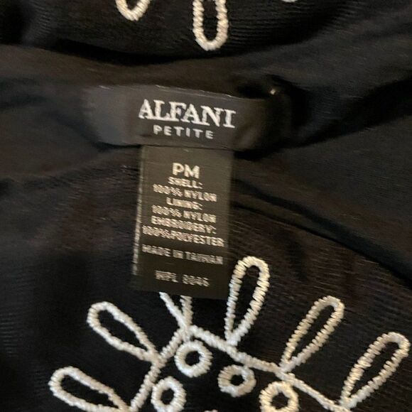 Alfani Womens Black White Abstract Mint Round Neck Mesh Sleeve Blouse Top Sz PM - Picture 2 of 7